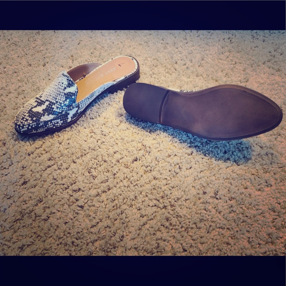 Shoes/flats